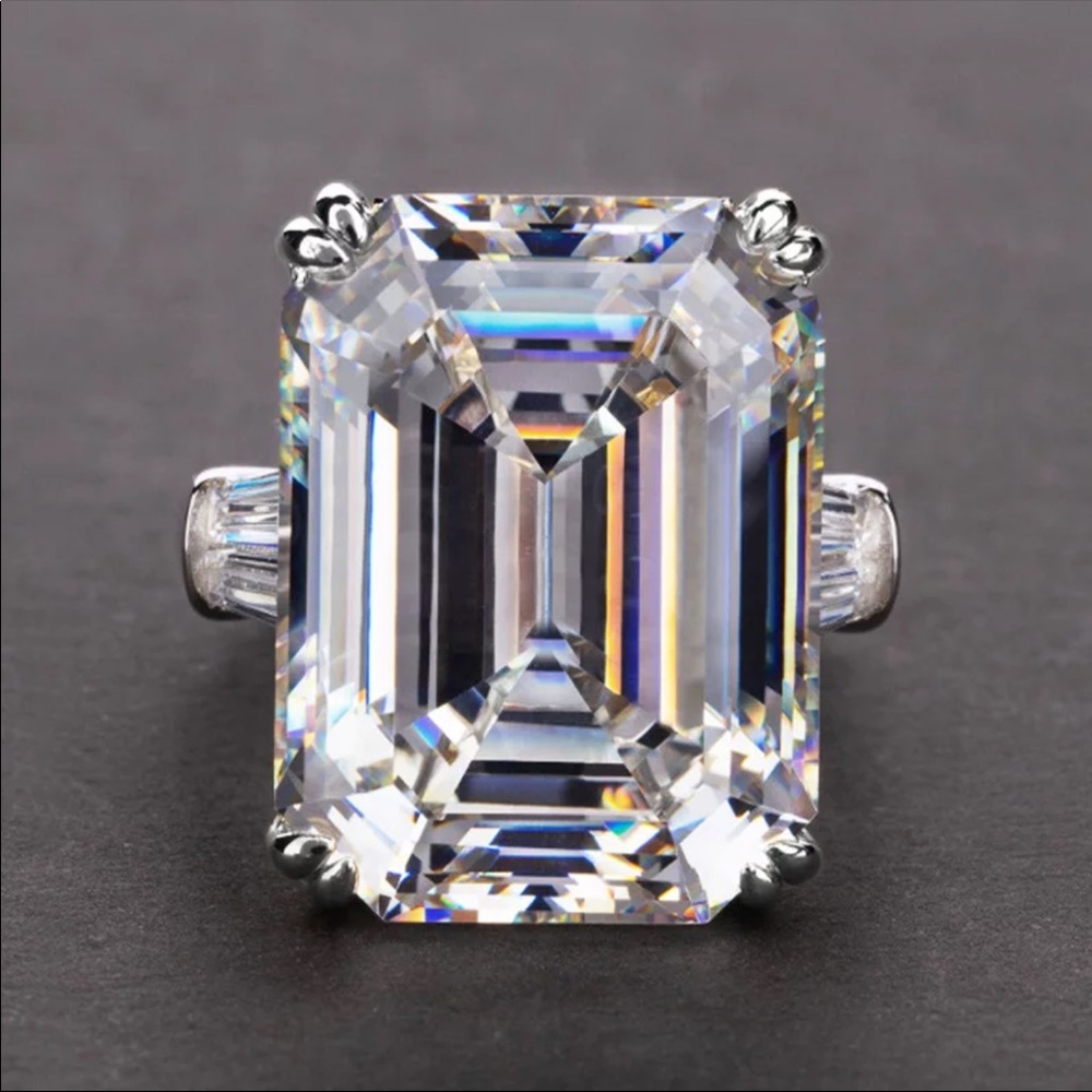 New 925 Silver Beautiful Rectangular Sapphire Ring - Picture 1 of 3